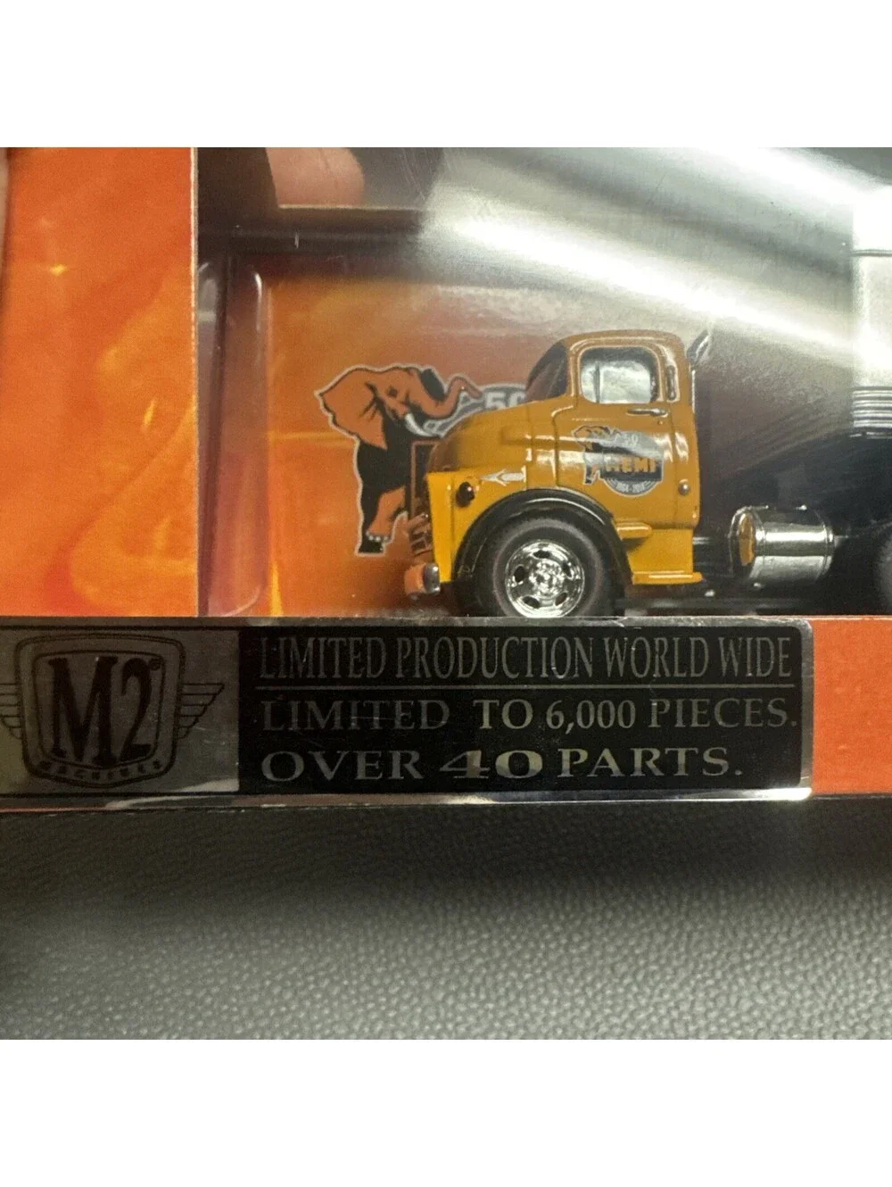 1:64 M2 Machines Auto-Haulers 1957 Dodge COE & 1969 Barracuda Road Runner Orange